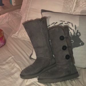 UGGS Bailey Button Triplet II Boot Grey